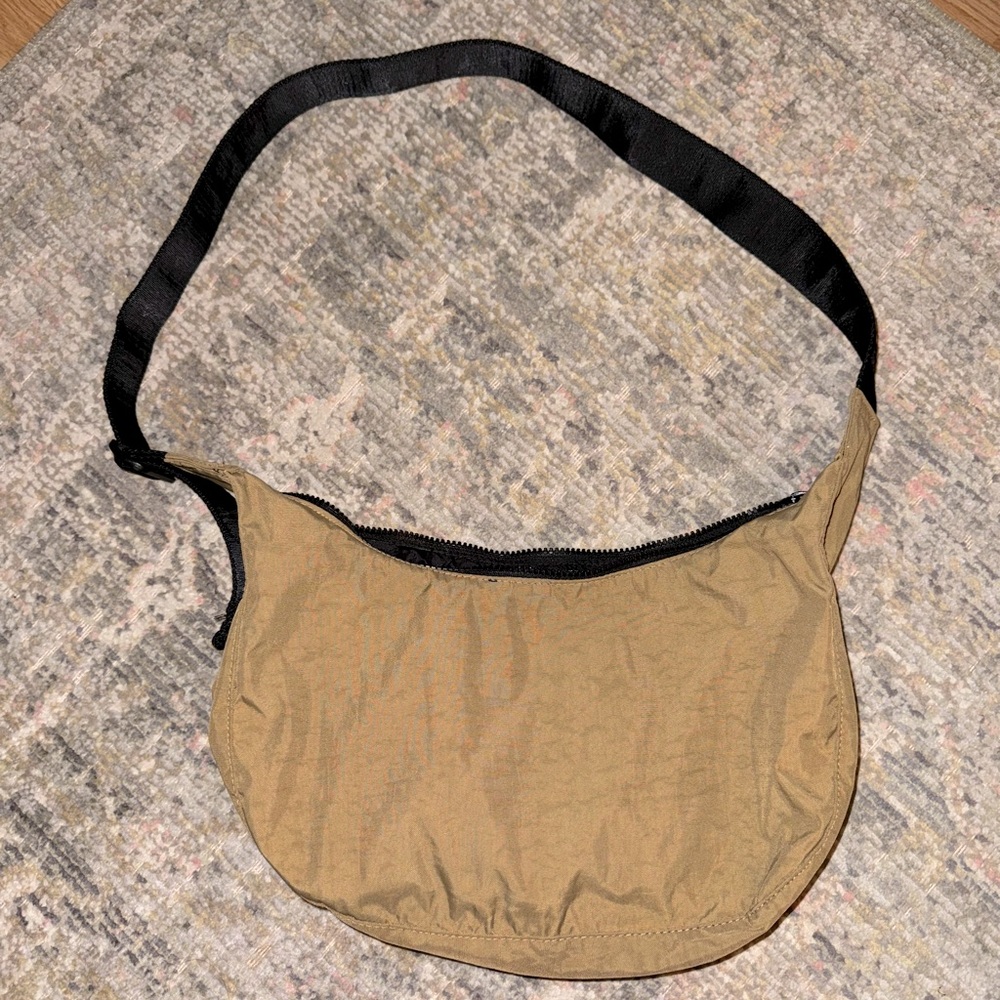 BAGGU Medium Crescent Bag (Tan)